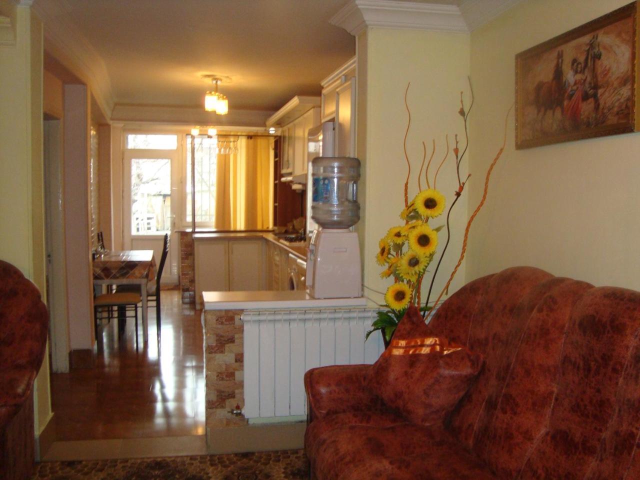 Apartment Narine Erevan Esterno foto